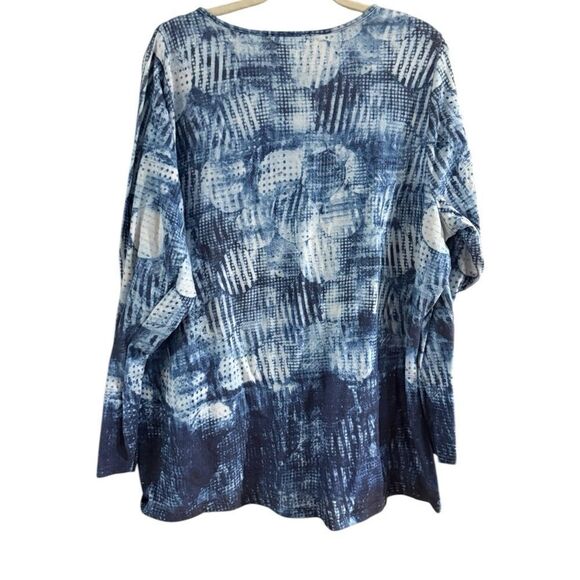 CJ Banks size 2X blue and white long sleeve sparkly blouse - Picture 9 of 10